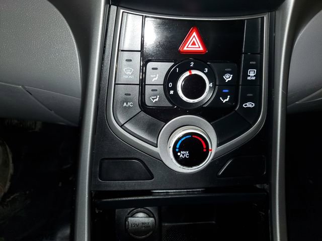 Used 2016 Hyundai Elantra SE image 19