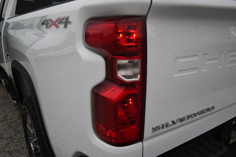 Used 2022 Chevrolet Silverado 2500 Custom AWD/4WD image 26