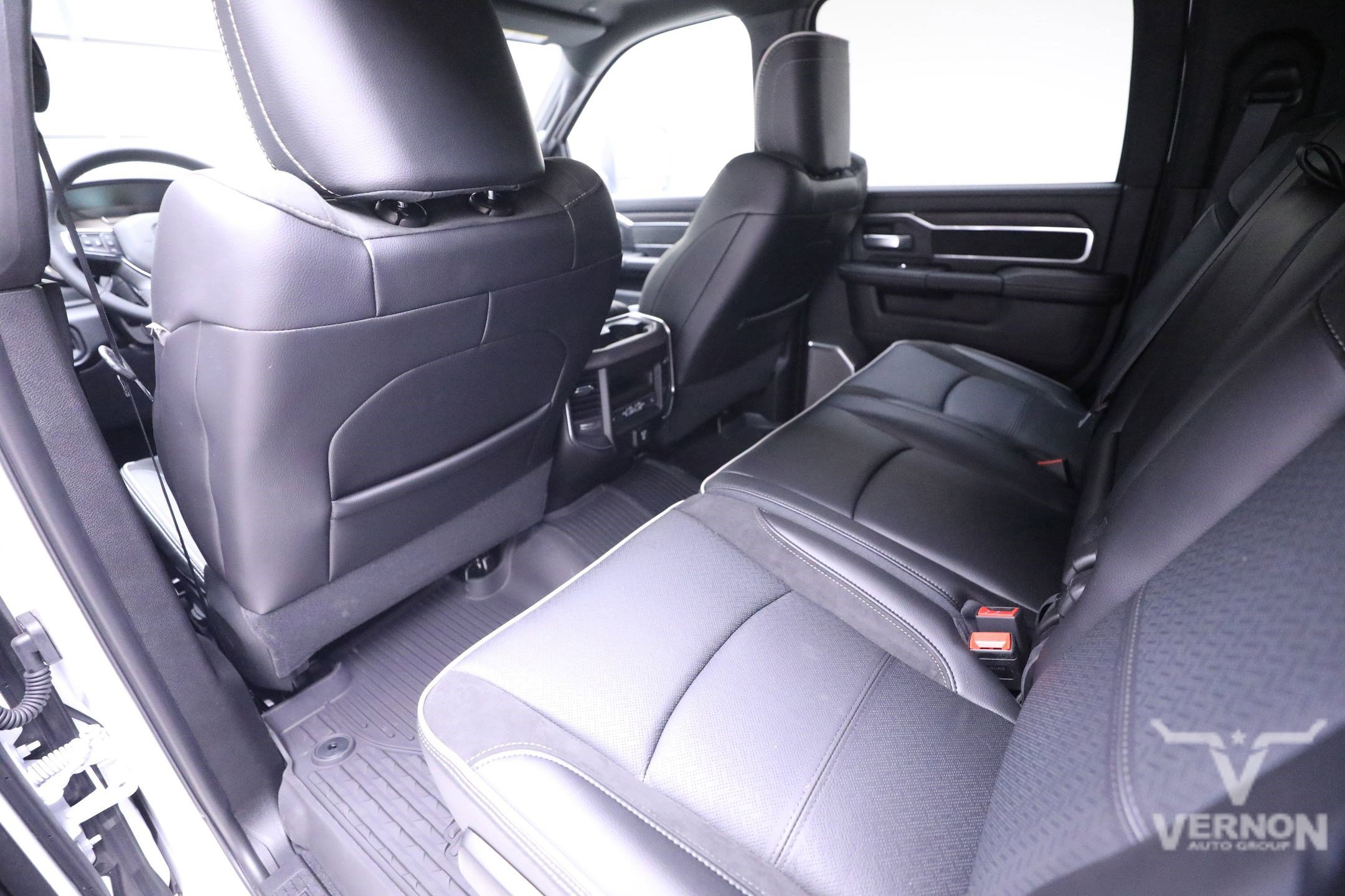 New 2025 RAM 3500 Laramie image 31