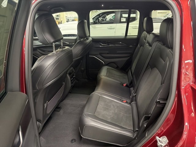 Used 2022 Jeep Grand Cherokee Altitude image 16