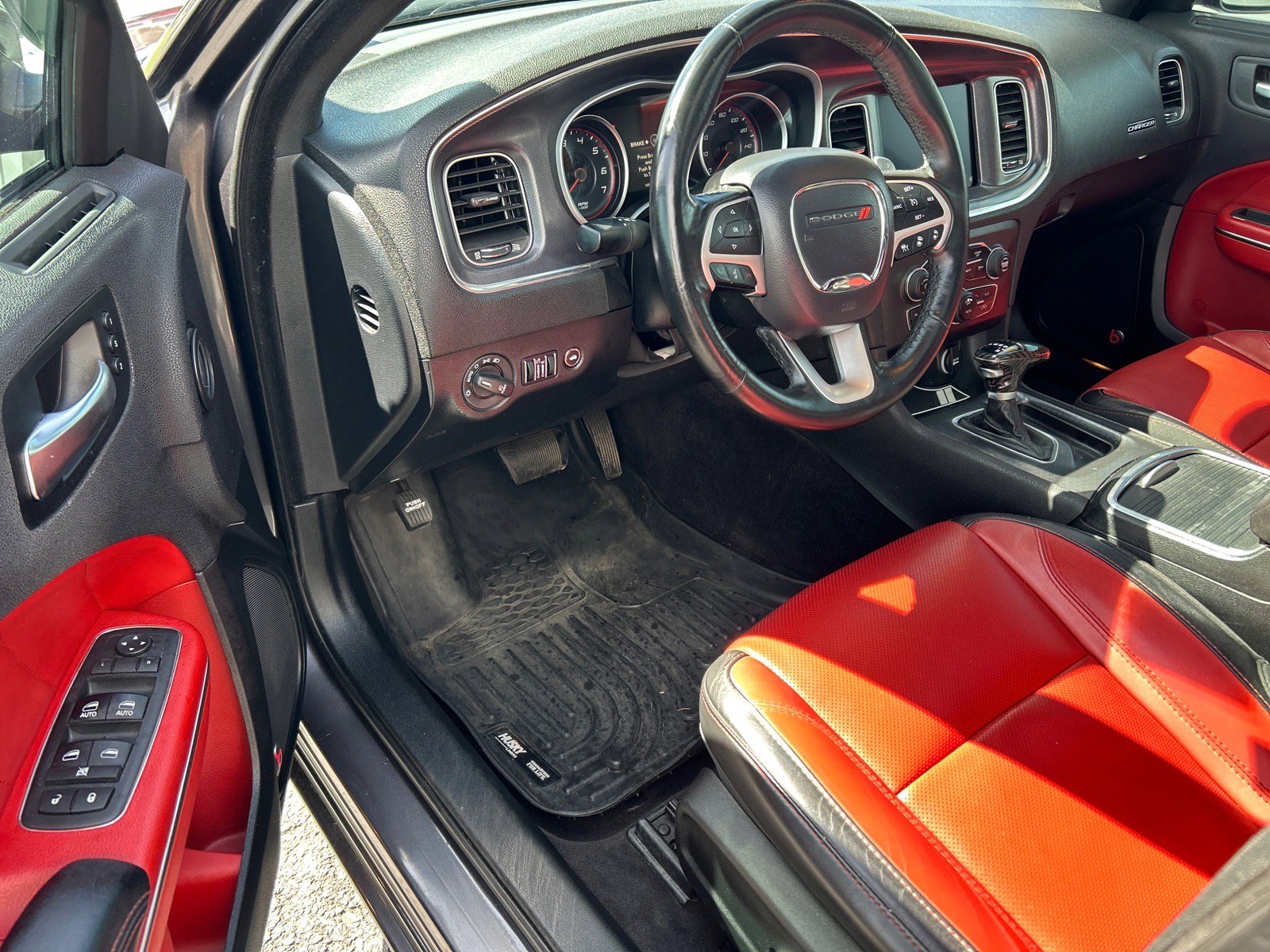 Used 2017 Dodge Charger R/T w/ Premium Group image 6