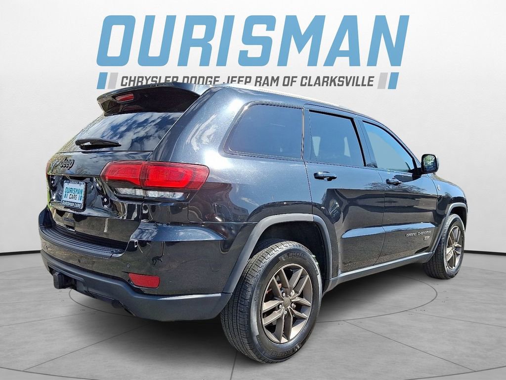 Used 2016 Jeep Grand Cherokee Laredo 75th Anniversary image 6