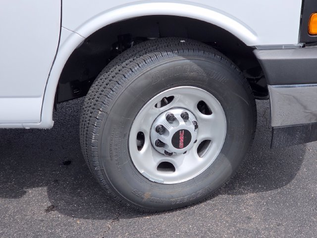 New 2026 GMC Savana 3500 w/ Driver Convenience Package RWD image 19