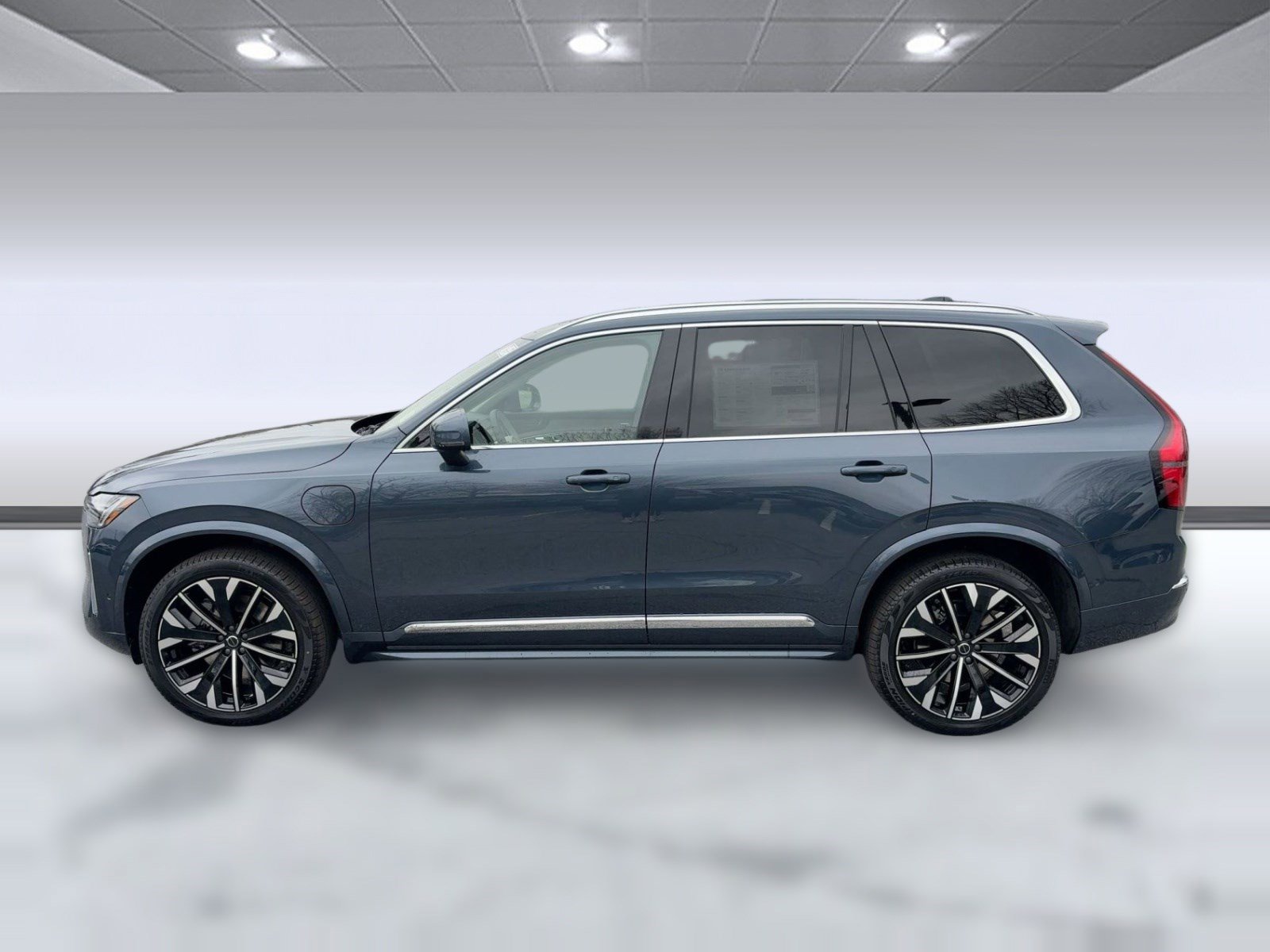 New 2026 Volvo XC90 T8 Ultra w/ Protection Package Premier image 2