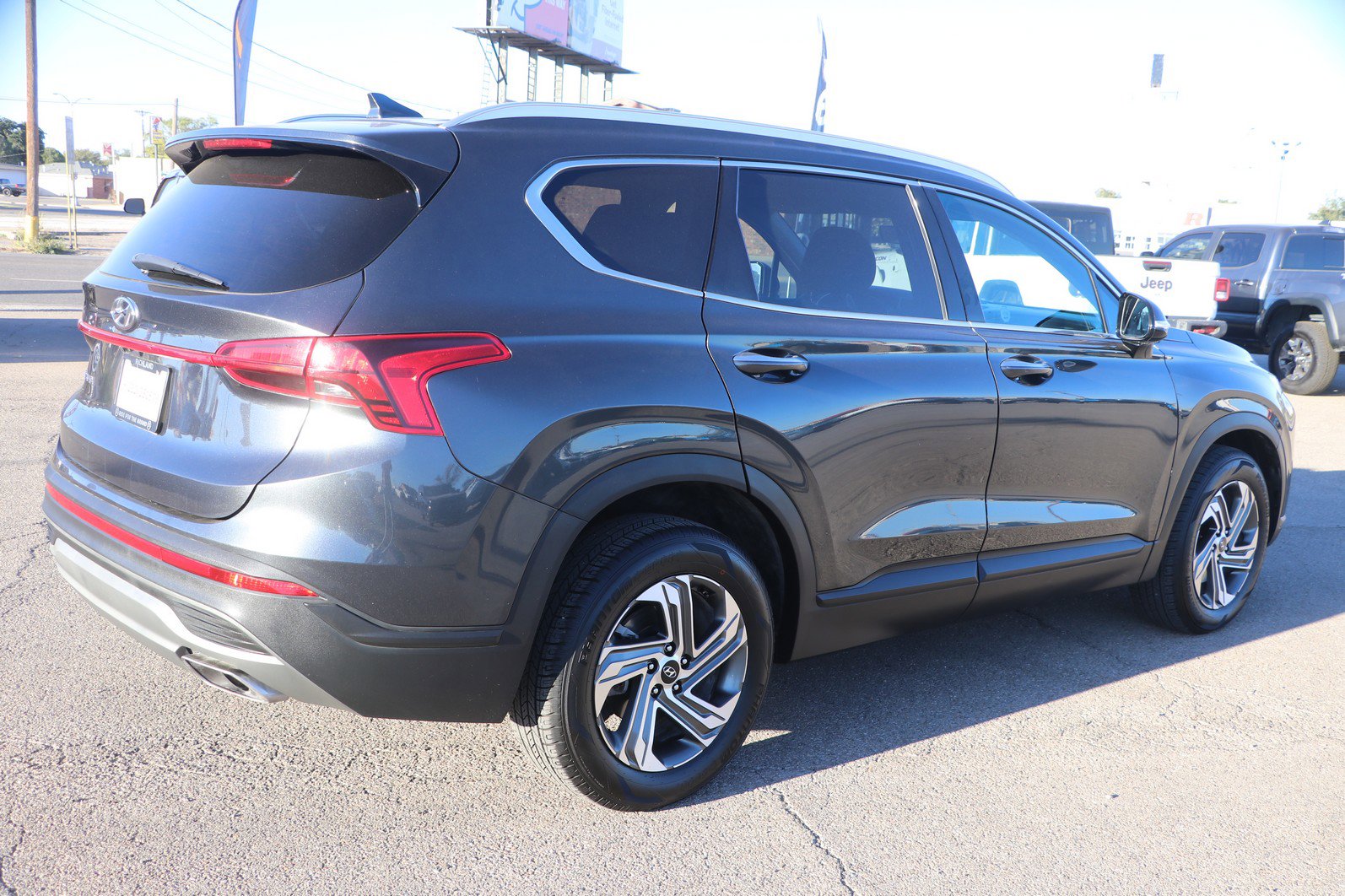 Used 2023 Hyundai Santa Fe SEL image 7