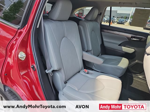 Used 2023 Toyota Highlander Platinum FWD image 37