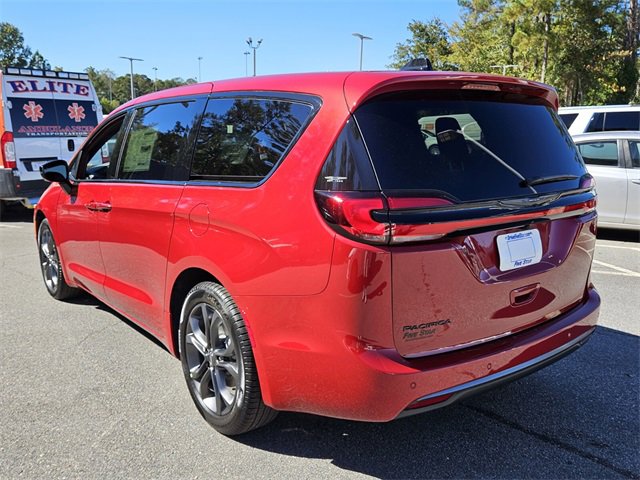 New 2026 Chrysler Pacifica Select image 10