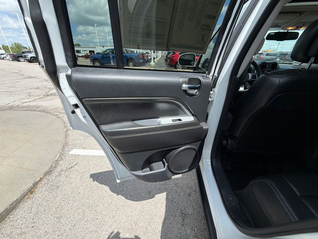 Used 2016 Jeep Compass High Altitude AWD/4WD image 15
