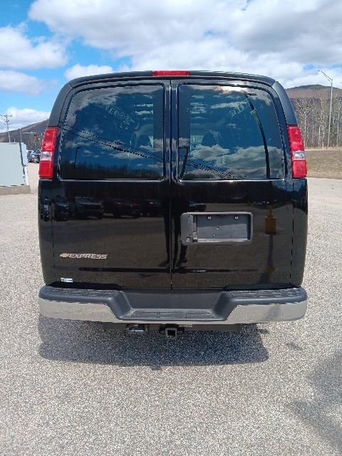New 2026 Chevrolet Express 2500 Extended RWD image 17