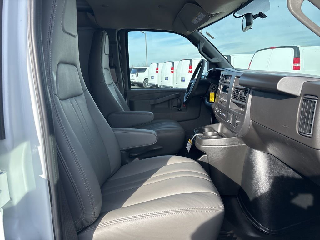 New 2025 Chevrolet Express 2500 w/ Driver Convenience Package image 45