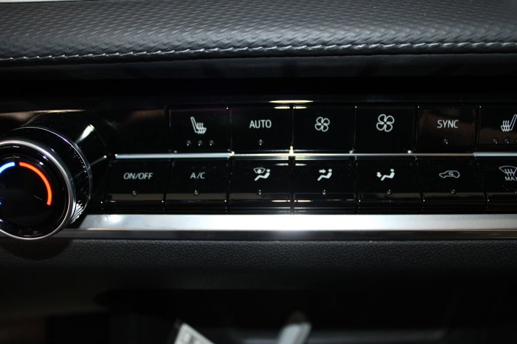 New 2025 Chevrolet Equinox LT w/ Convenience Package II image 38