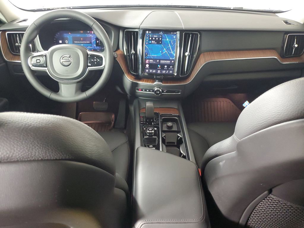 Certified 2024 Volvo XC60 B5 Plus w/ Protection Package Premier AWD/4WD image 15