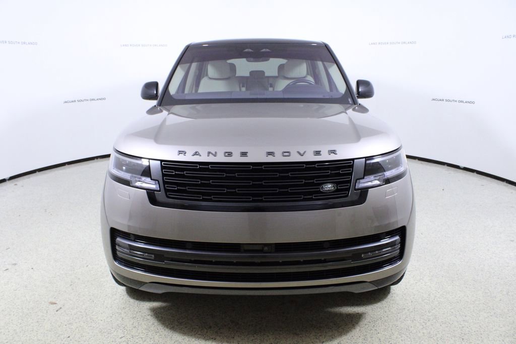 Used 2023 Land Rover Range Rover SE image 2