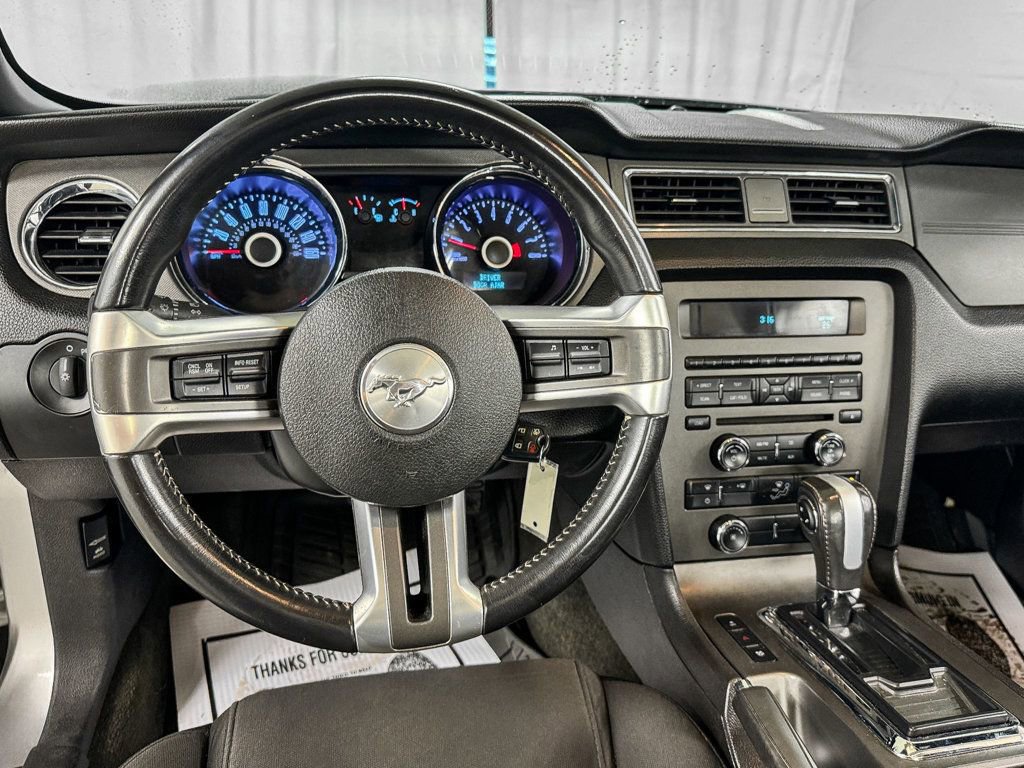 Used 2014 Ford Mustang Convertible image 15