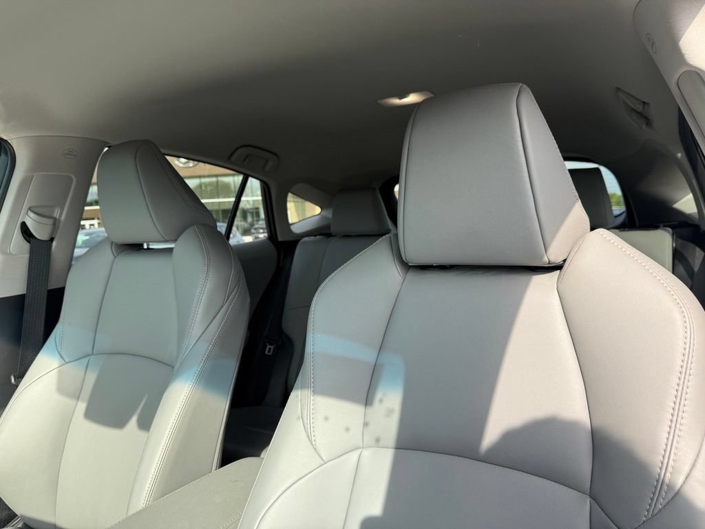 Used 2024 Toyota Venza XLE AWD/4WD image 25