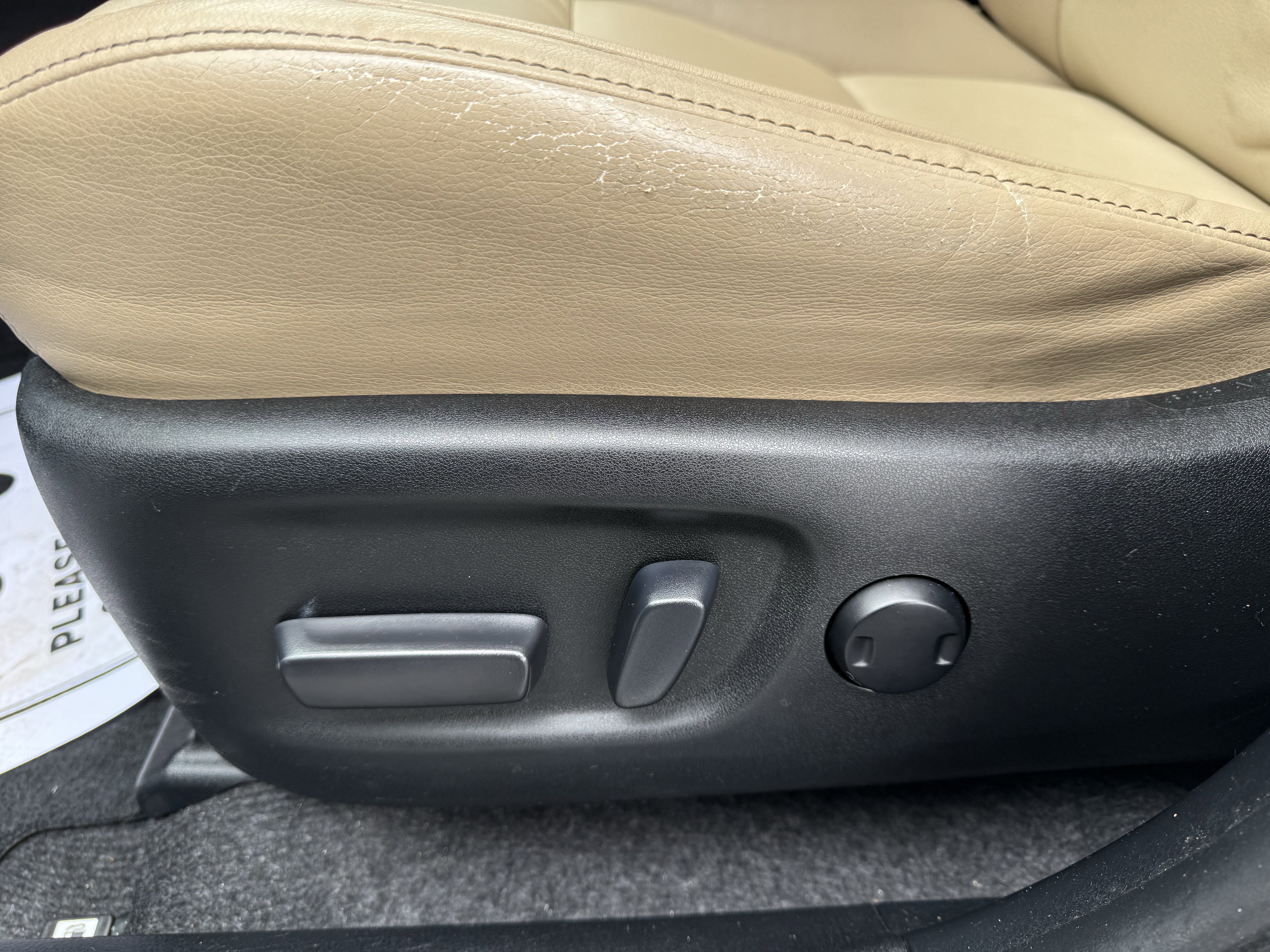 Used 2014 Toyota RAV4 Limited w/ Technology Package image 11