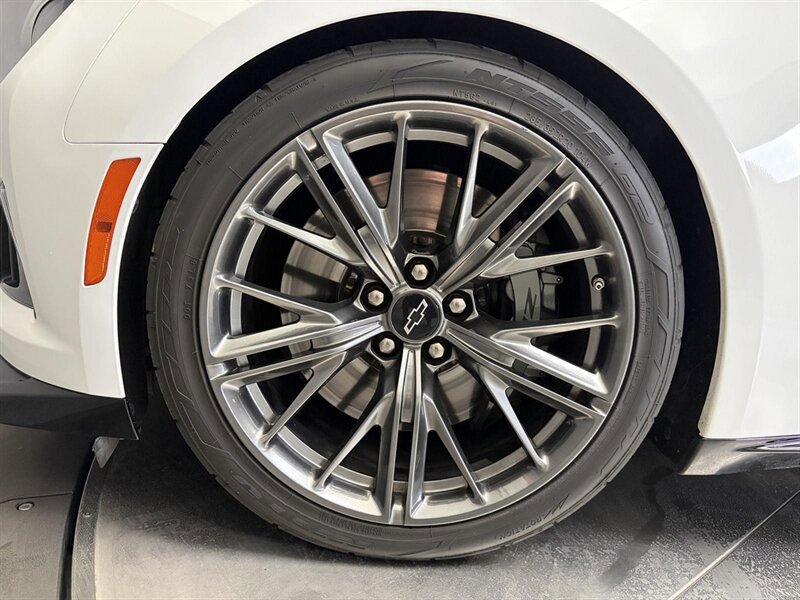 Used 2022 Chevrolet Camaro ZL1 RWD image 15