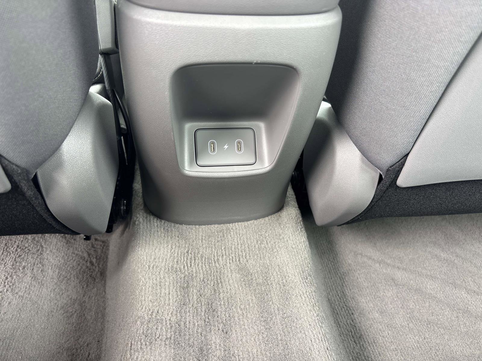 Used 2024 Hyundai Elantra Blue image 12