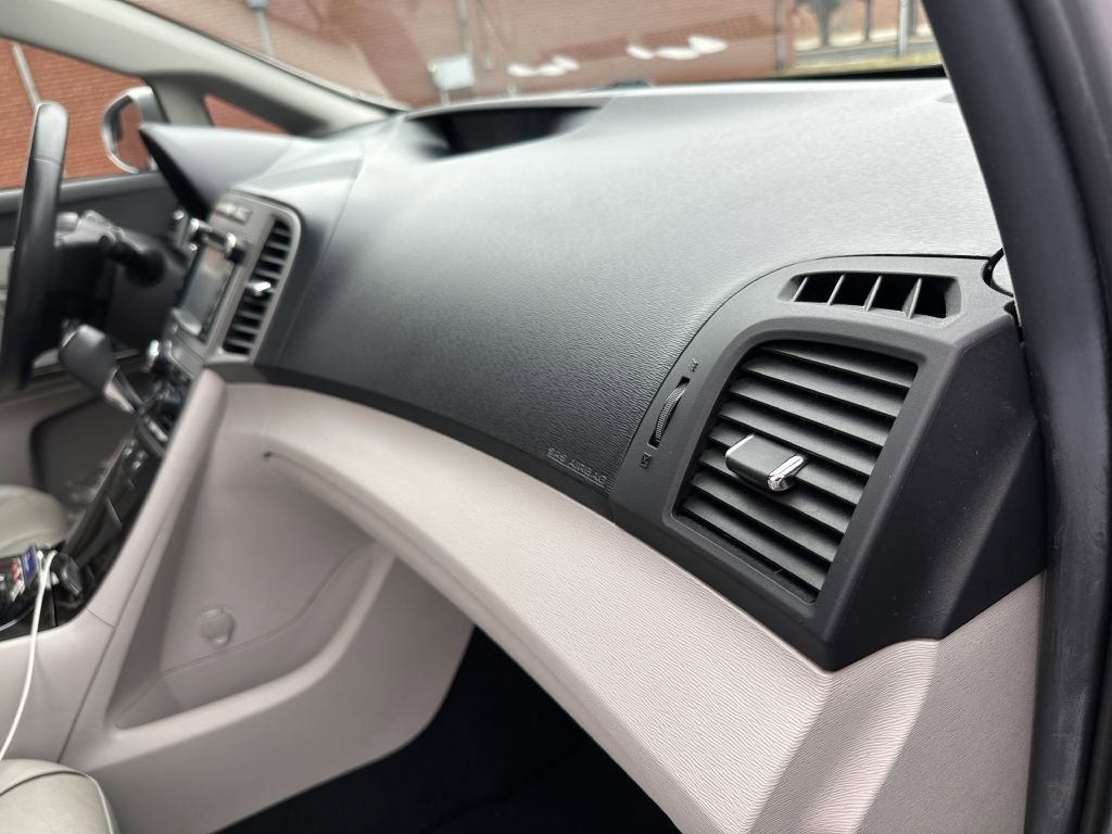 Used 2013 Toyota Venza XLE w/ XLE Premium Pkg image 26