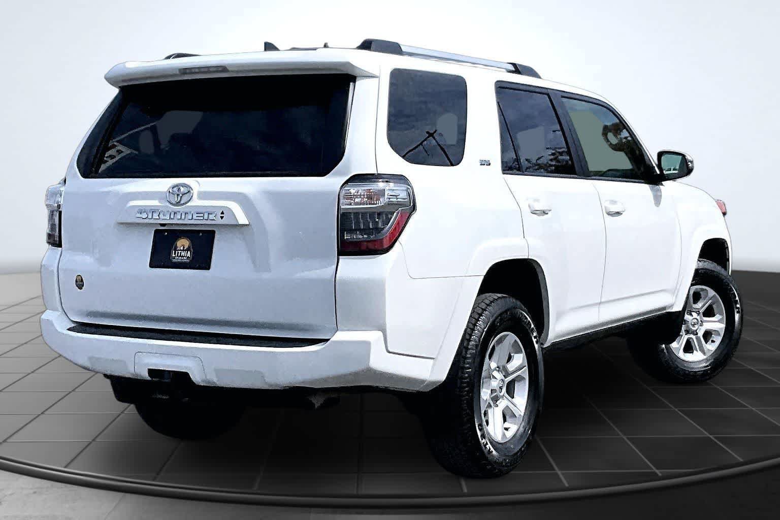 Used 2024 Toyota 4Runner SR5 Premium w/ Moonroof Package AWD/4WD image 23