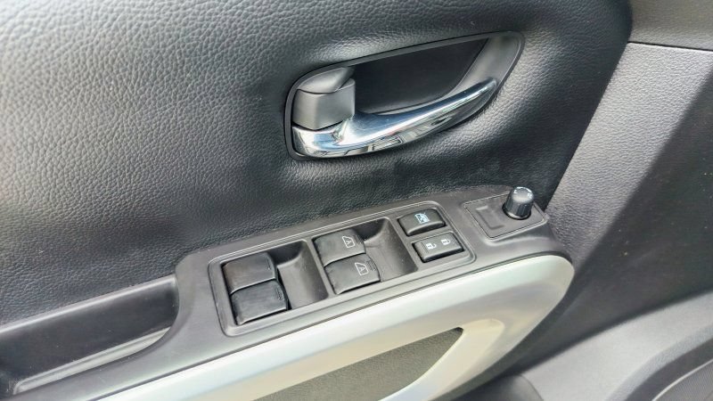 Used 2021 Nissan Titan SV w/ SV Convenience Package RWD image 13