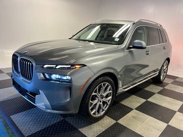 Used 2024 BMW X7 xDrive40i image 3