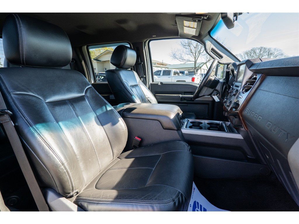 Used 2014 Ford F250 Lariat w/ Lariat Interior Package image 27