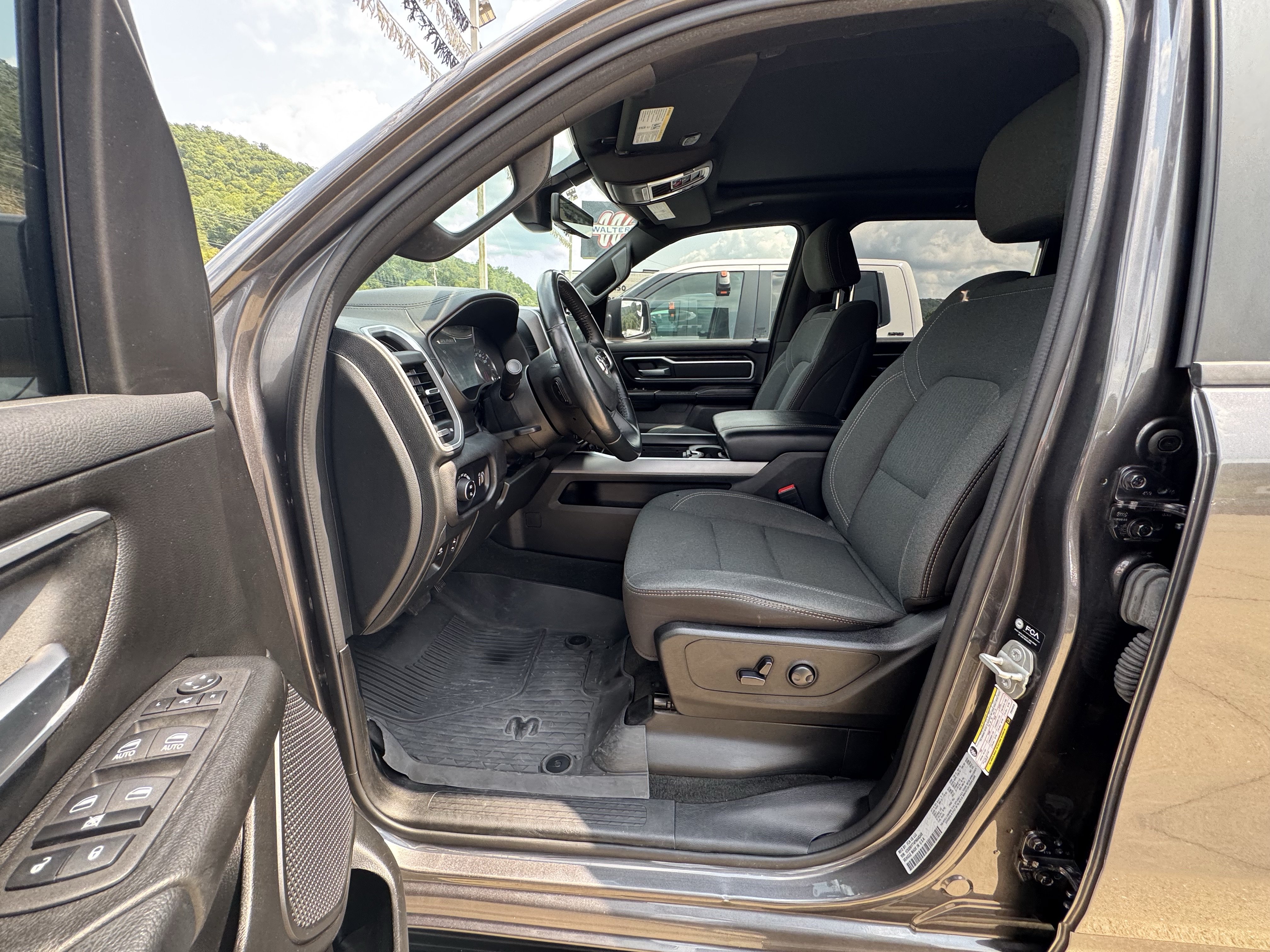 Used 2023 RAM 1500 Big Horn AWD/4WD image 12