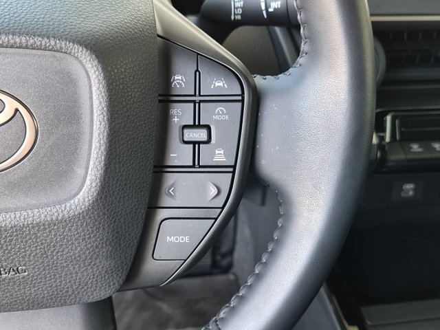Used 2024 Toyota Prius LE FWD image 25