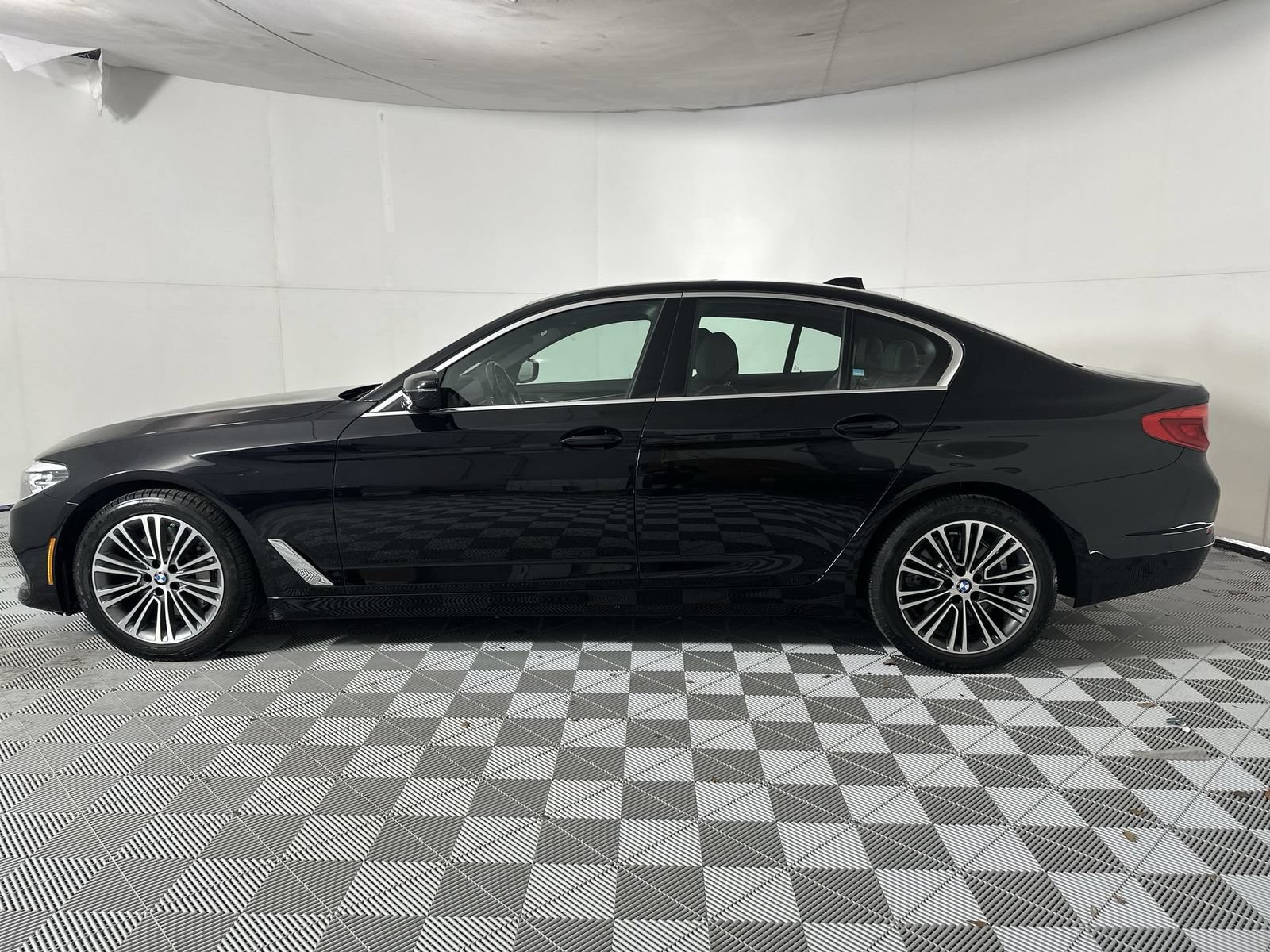 Used 2019 BMW 530i RWD image 5