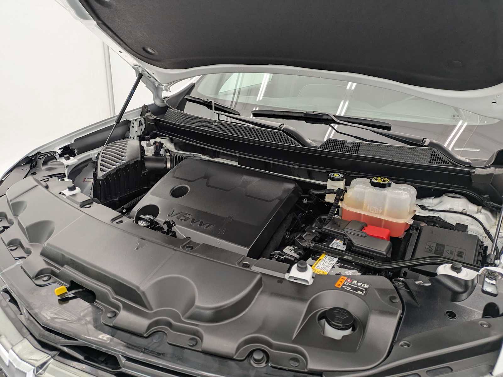 Used 2024 Chevrolet Traverse Premier w/ Redline Edition AWD/4WD image 16