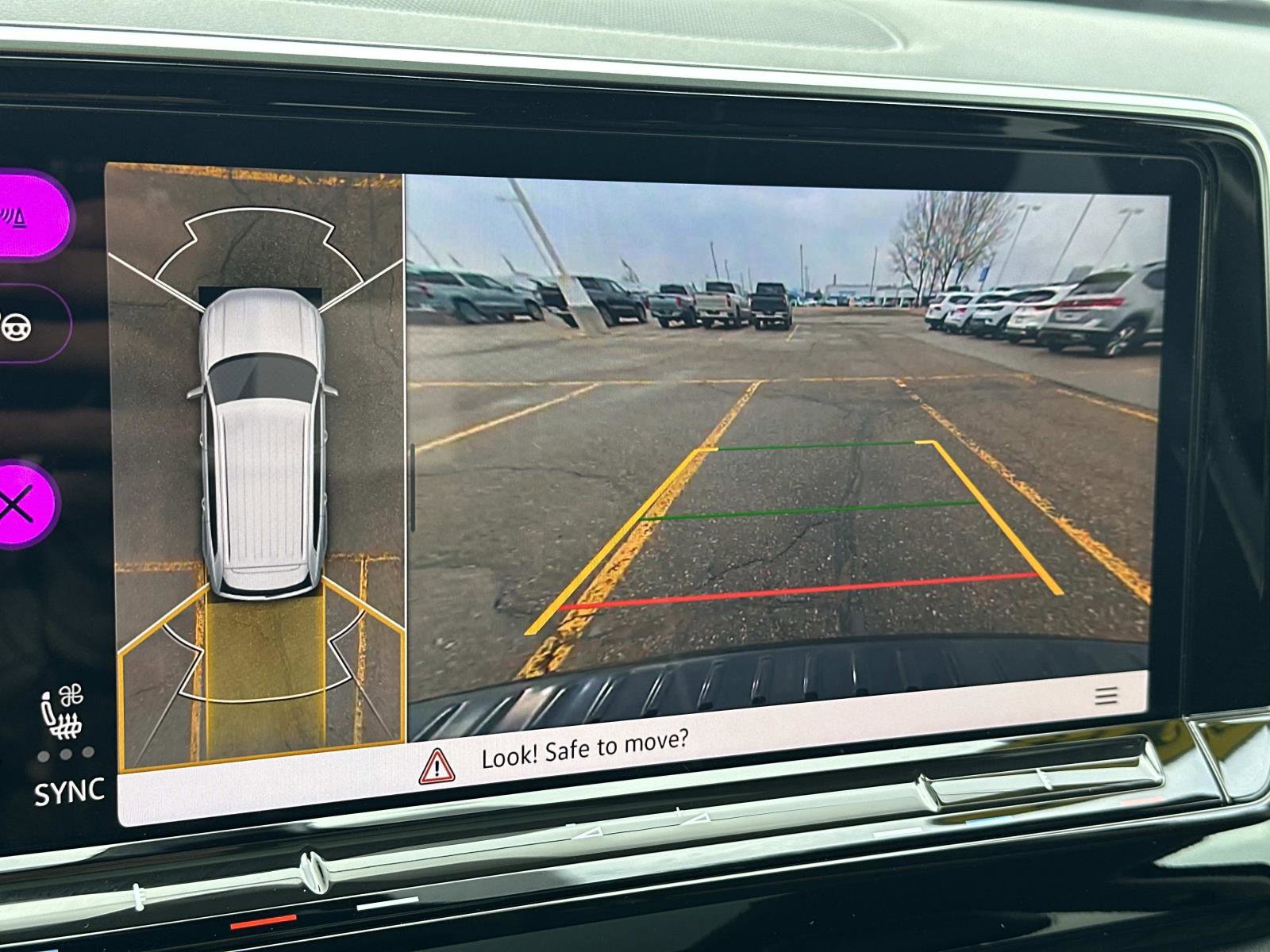 Used 2024 Volkswagen Atlas SEL Premium R-Line image 29