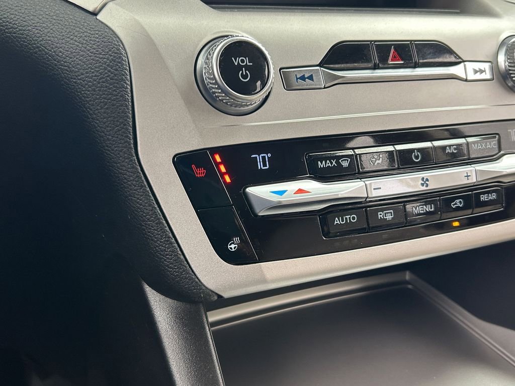 Used 2021 Ford Explorer XLT w/ Equipment Group 202A image 23