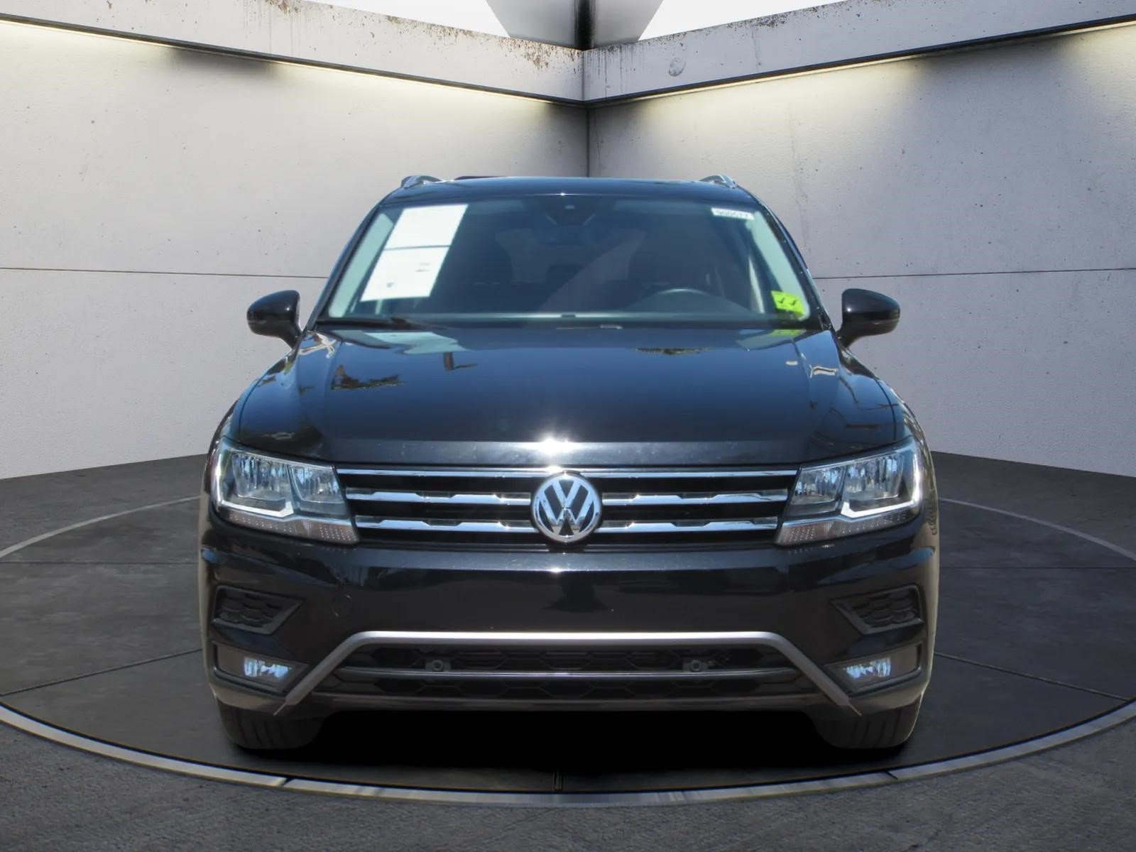 Used 2020 Volkswagen Tiguan SE R-Line FWD image 3