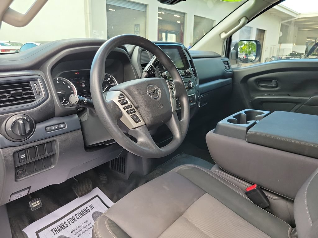 Used 2022 Nissan Titan S RWD image 10