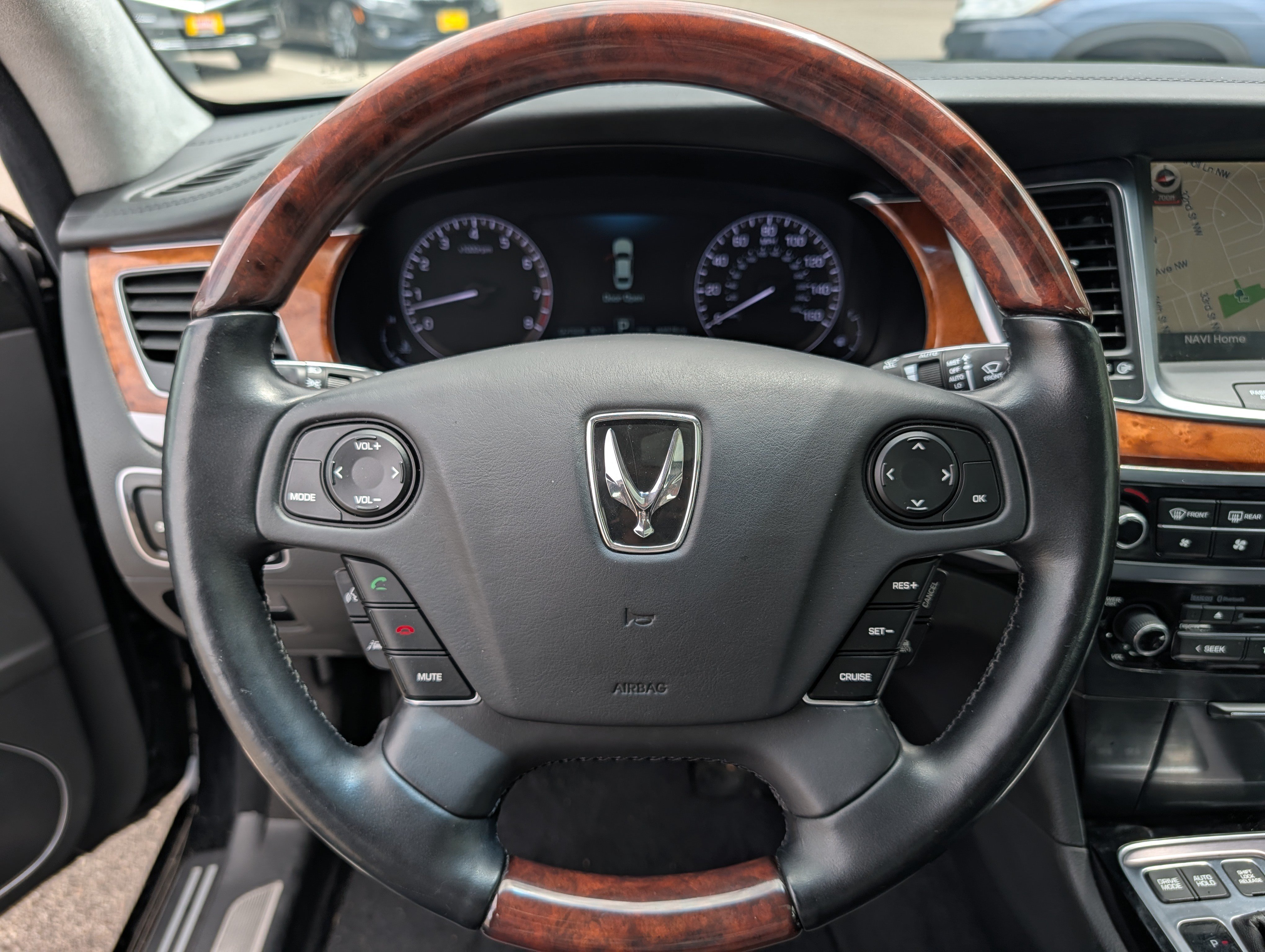 Used 2014 Hyundai Equus Signature RWD image 29