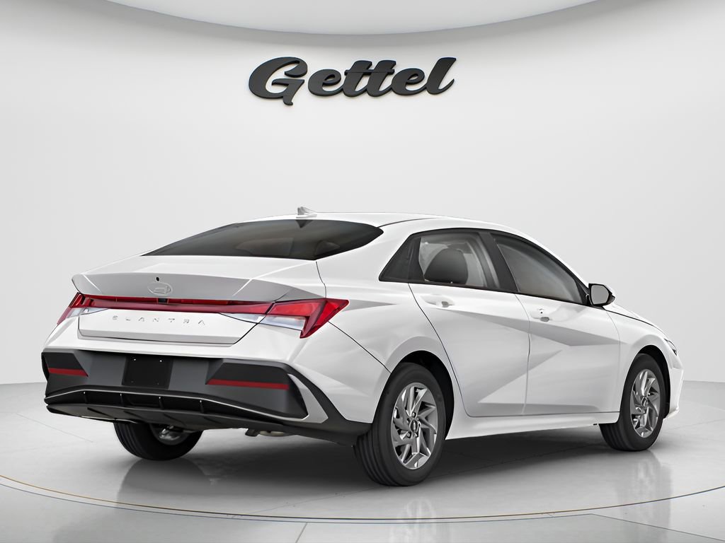 New 2026 Hyundai Elantra SEL Sport image 3