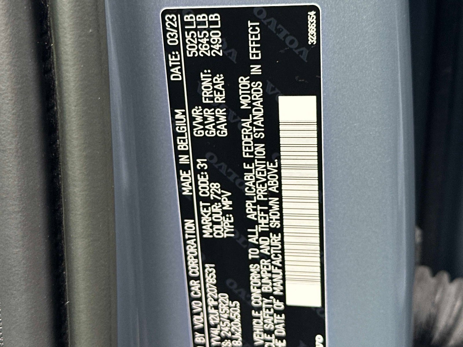 Certified 2023 Volvo XC40 B5 Ultimate w/ Protection Package Premier image 33