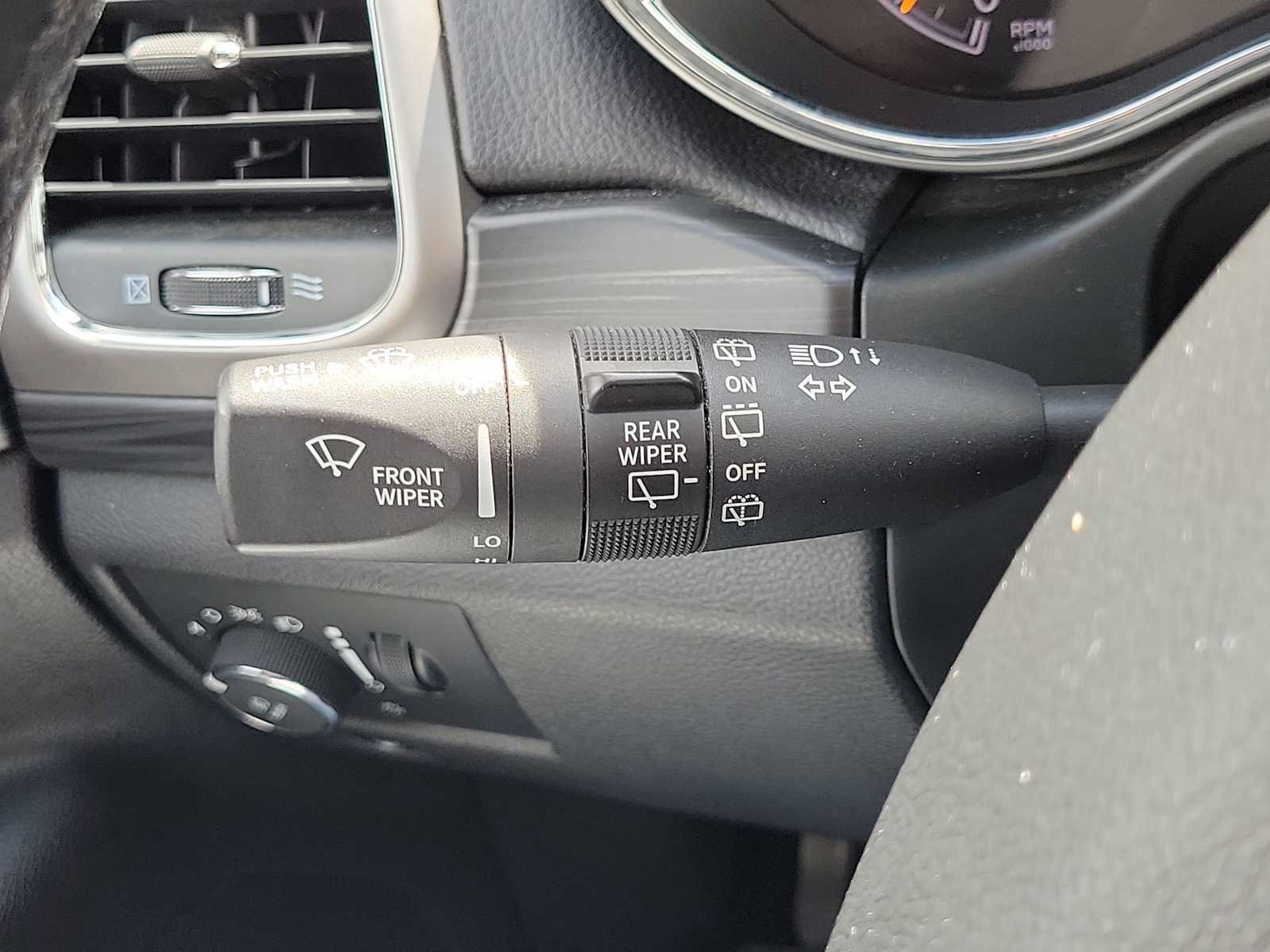 Used 2020 Jeep Grand Cherokee Altitude RWD image 24