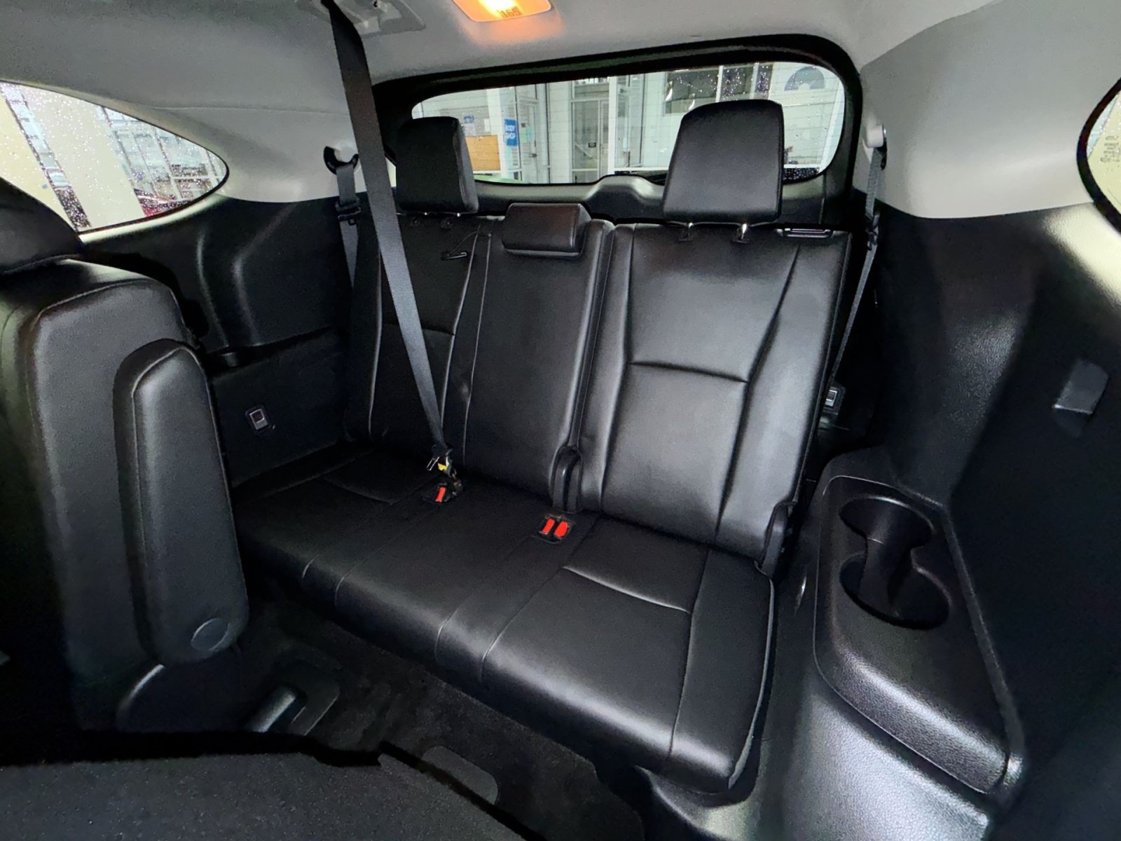 Used 2025 Toyota Highlander XLE AWD/4WD image 26