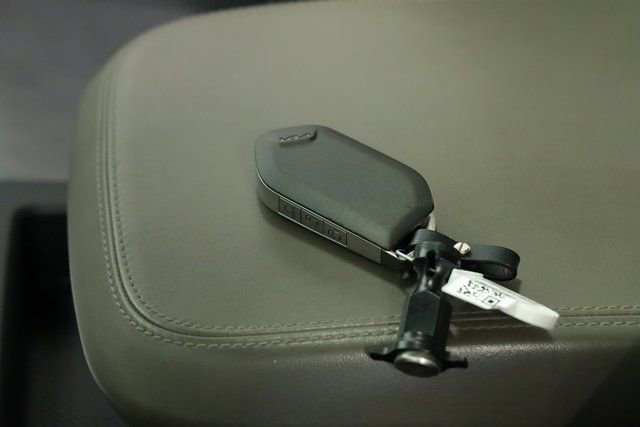 Used 2025 Kia Carnival SX image 42