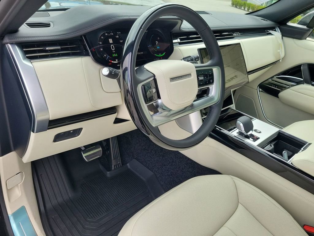 New 2026 Land Rover Range Rover SE image 25