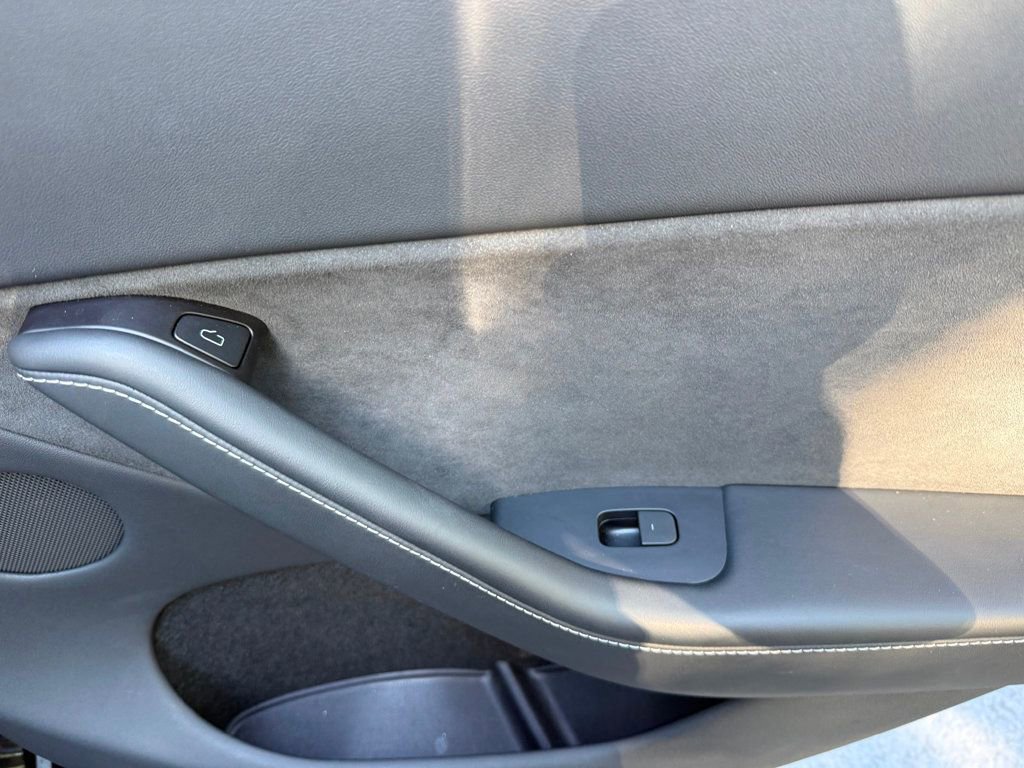 Used 2024 Tesla Model Y Long Range AWD/4WD image 28