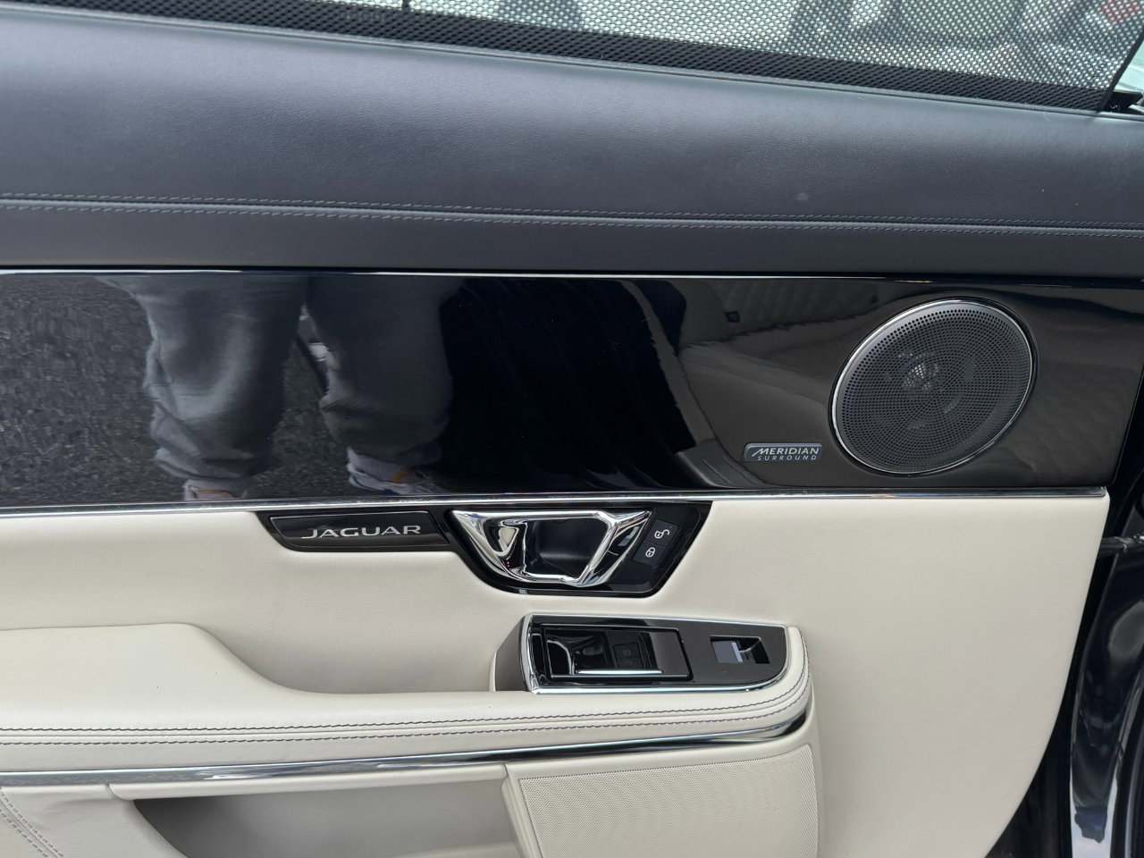 Used 2016 Jaguar XJ L Portfolio image 27