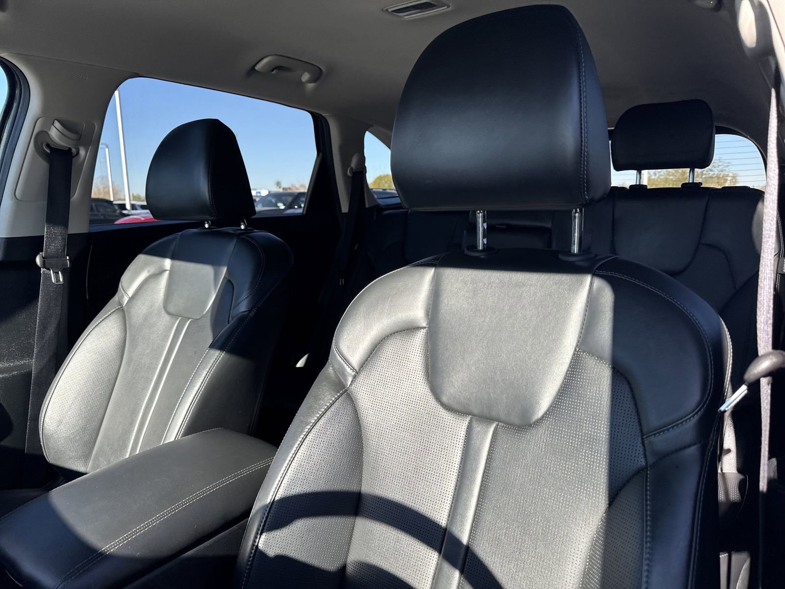 Used 2024 Kia Sorento S image 14