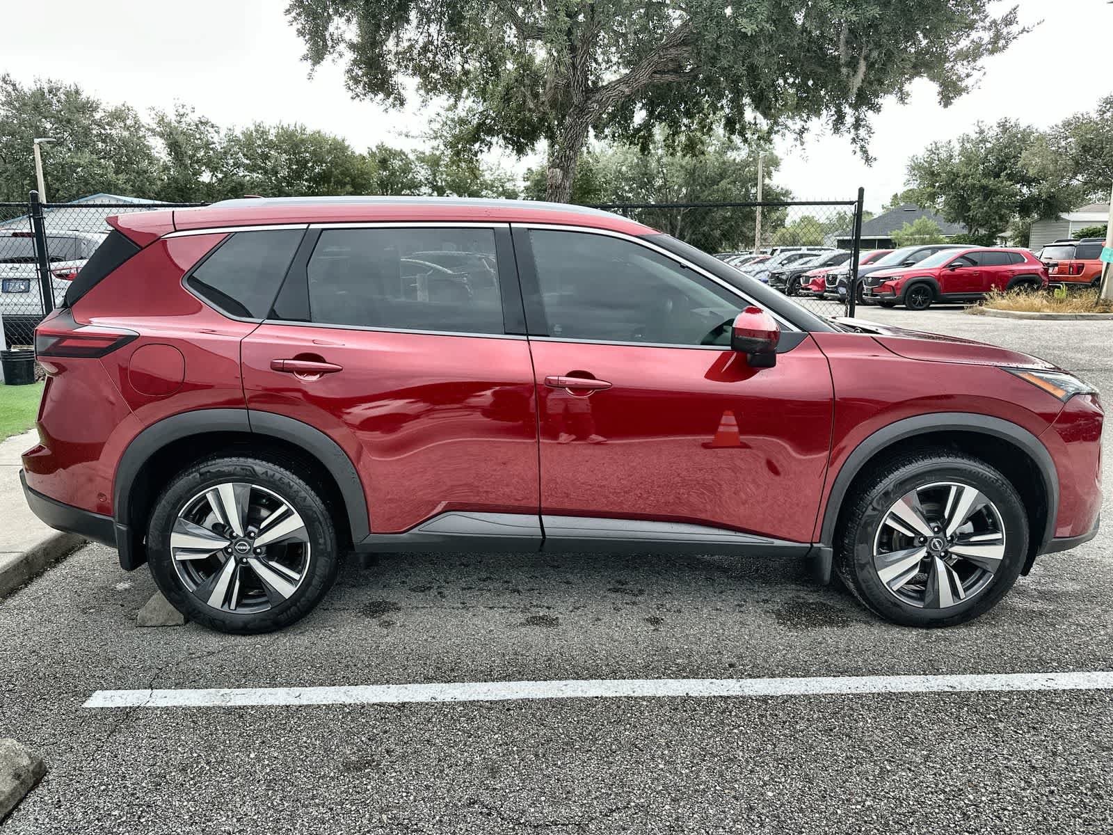 Used 2024 Nissan Rogue SL w/ SL Premium Package FWD image 10