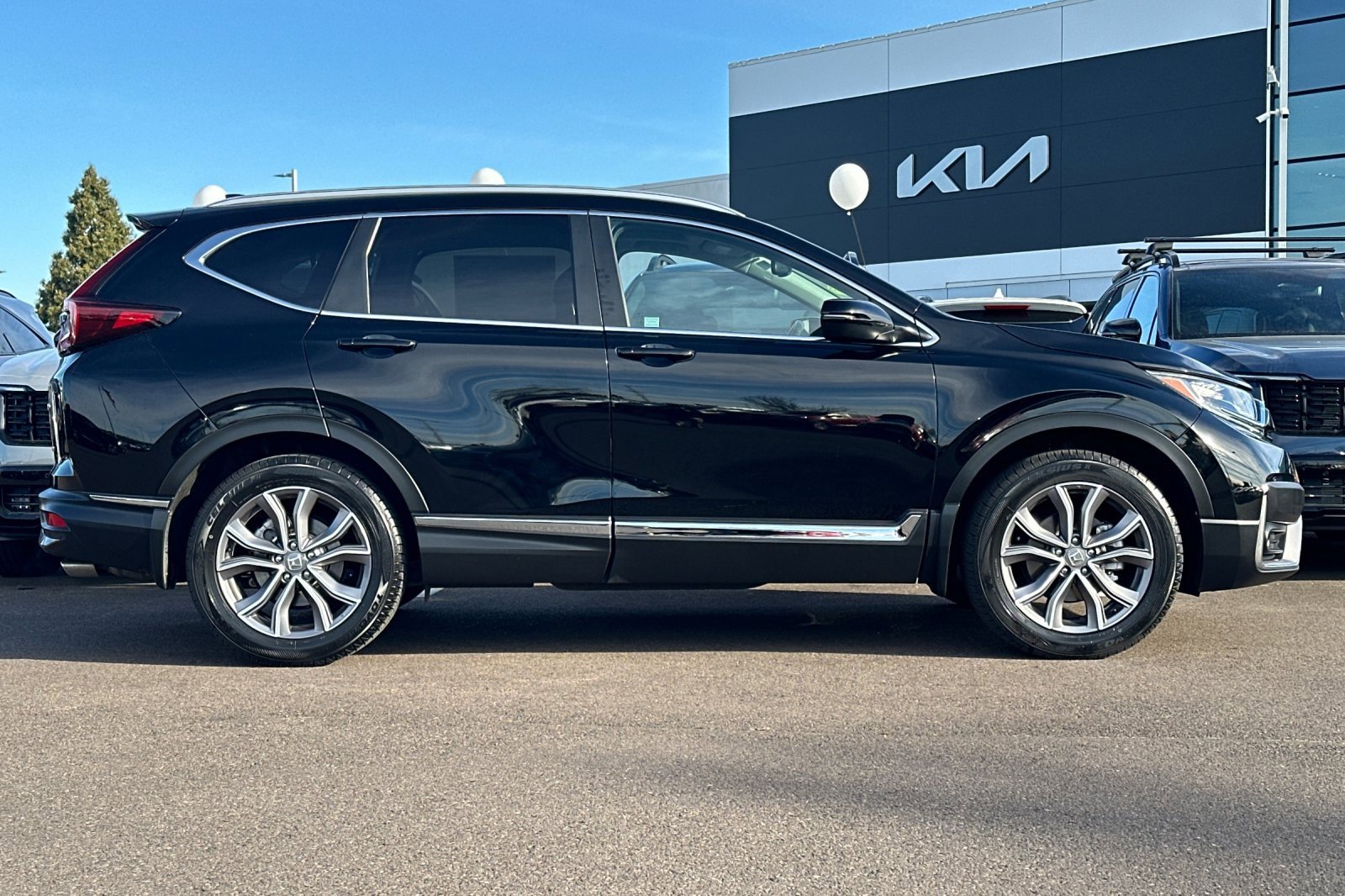 Used 2022 Honda CR-V Touring image 3