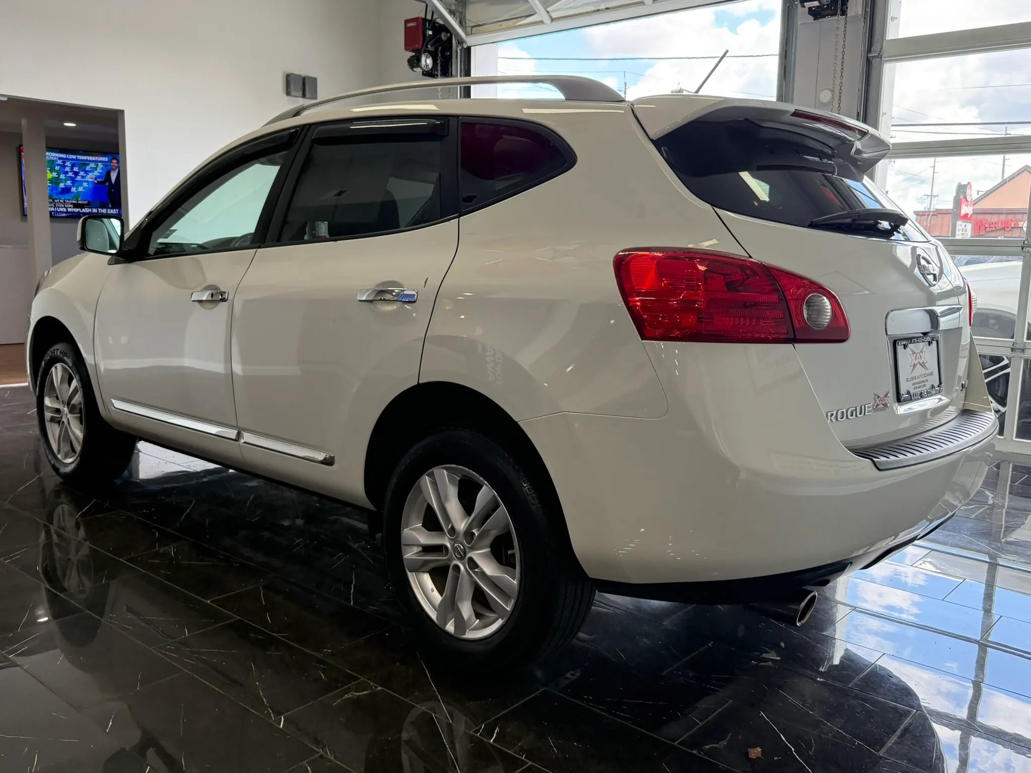 Used 2013 Nissan Rogue SV image 4