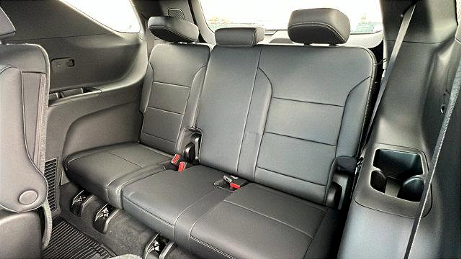 New 2026 Chevrolet Traverse High Country w/ LPO, Floor Liner Package image 16