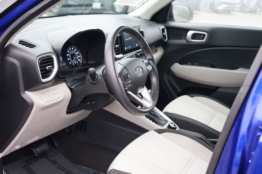 Used 2022 Hyundai Venue SEL w/ Cargo Package image 14